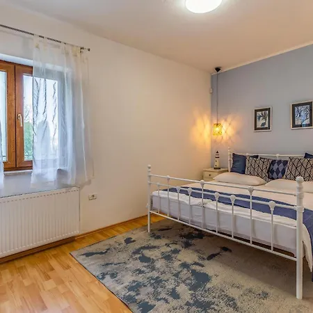 Prázdninový dům Beautiful In With Wifi *